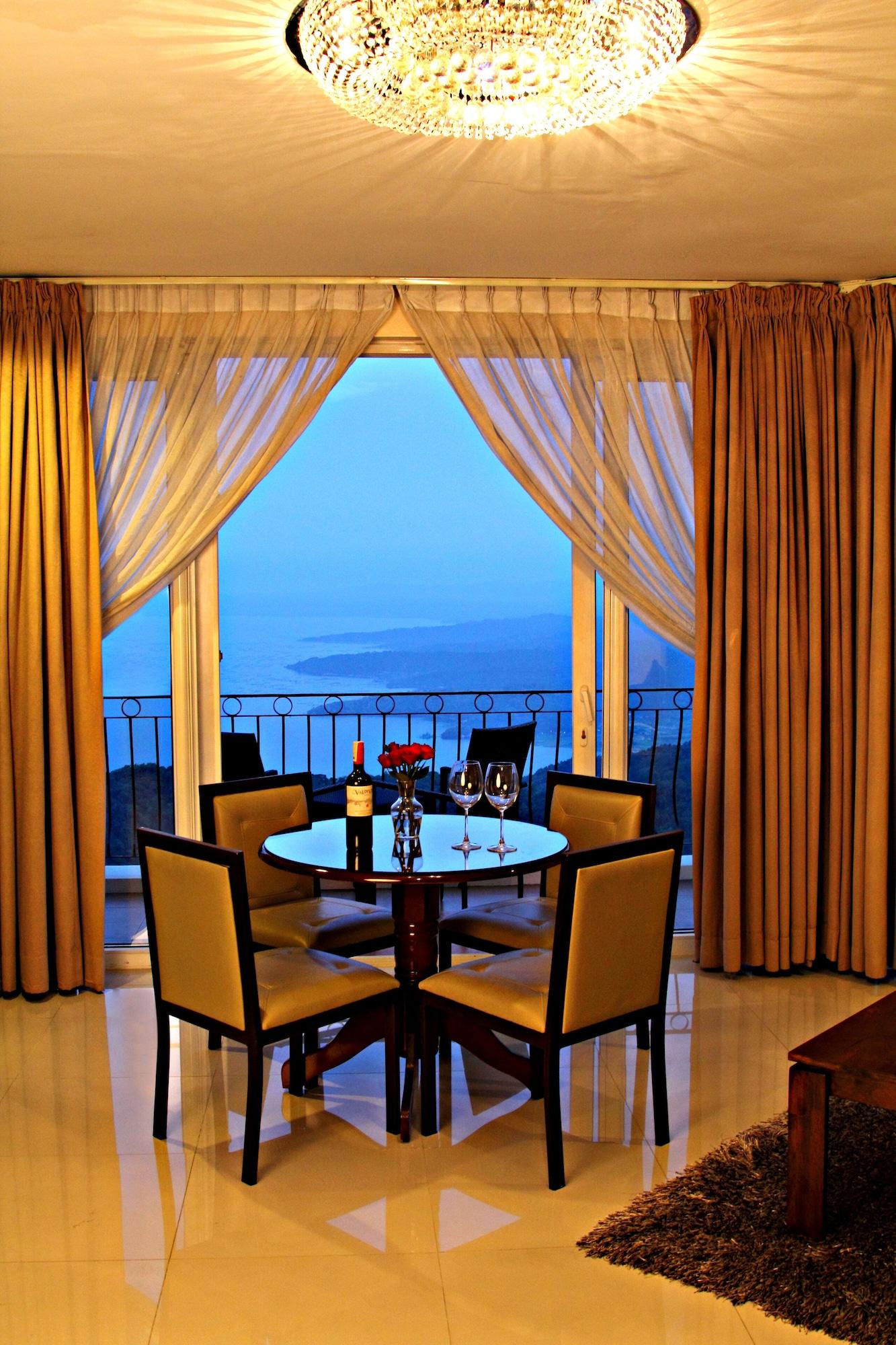Hotel The Tagaytay 4*