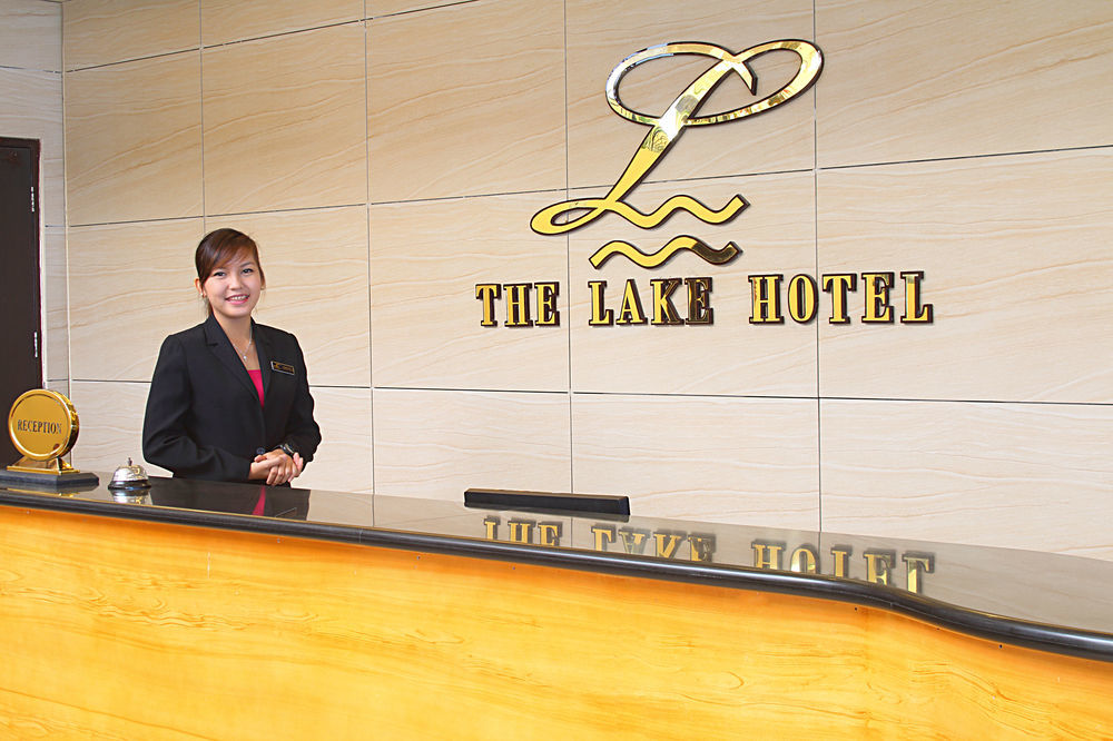 Hotel The Tagaytay 4*