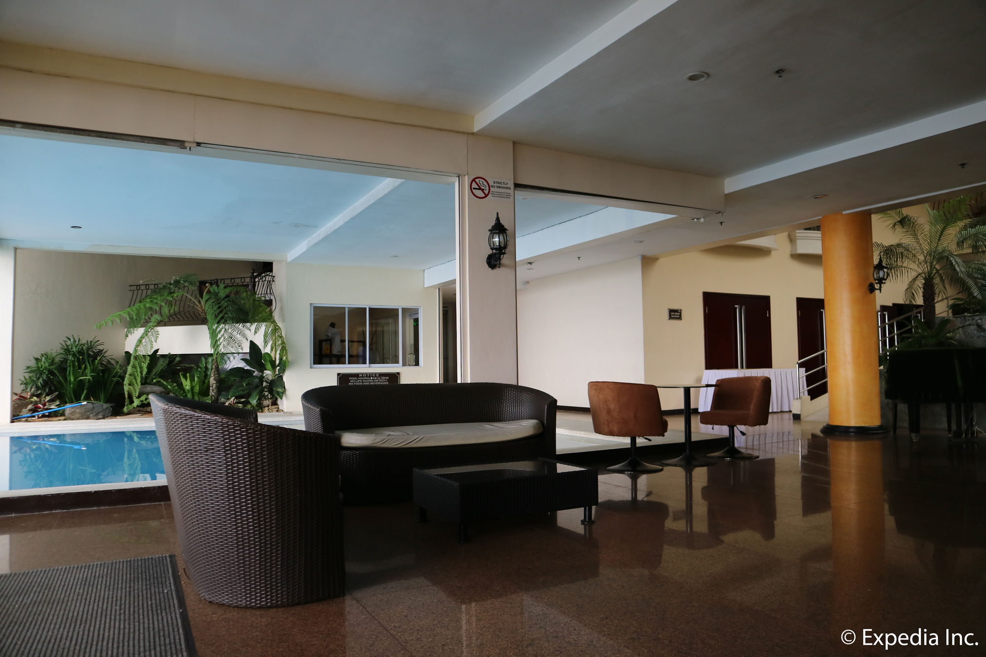 Hotel The Tagaytay 4*